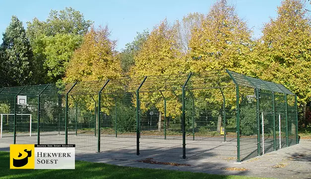 Ruim assortiment aan voetbalkooien en andere hekwerken om sportvelden bij Hekwerk Soest B.V.
